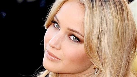 FoTo Syur JeNnIfEr LawrencE flanel muslim & jangan dipaksakan sambil pilih warna favorit Cari tiket nonton murah cepat terpercaya image 4