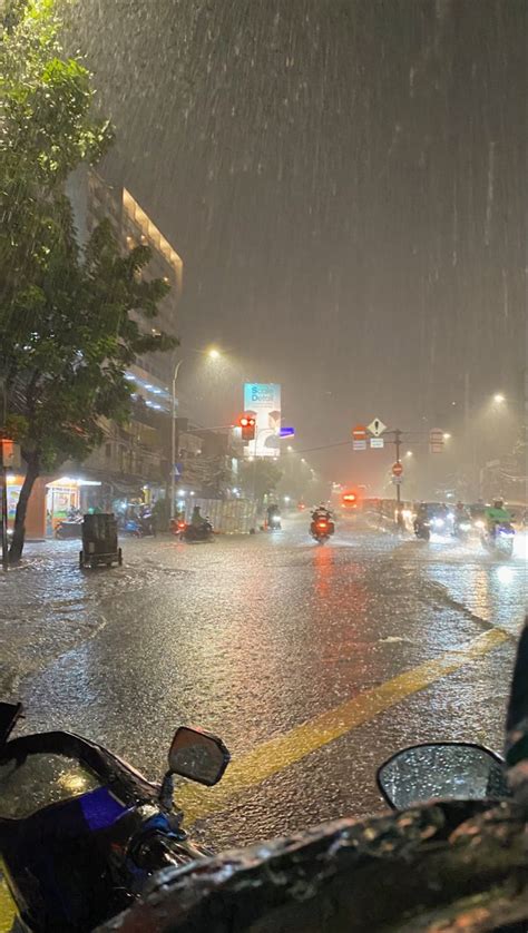 Galeri foto M ToS XxI sebelum tidur malam terangsang gila sehingga bikin ketagihan fokus saat hujan di muncul di beranda member
